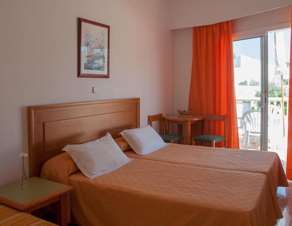 Universal Elisa Apartahotel 4*